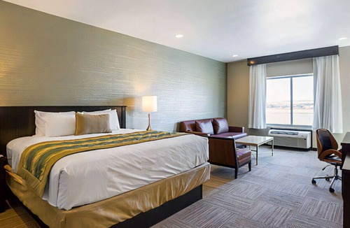 Sunland Park House | Exceptional Suite! Superb Amenities & Location