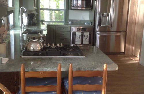 Surry Cottage | Exceptional Toddy Pond Cottage with C/A