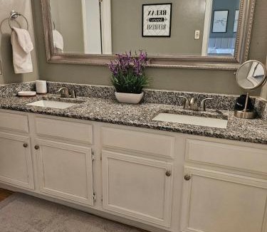Las Colinas Apartment | Exceptional Townhome With A View