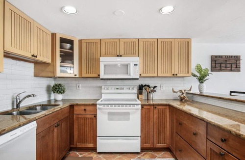 Naples House | Exceptional Waterfront Condo in Downtown Naples!