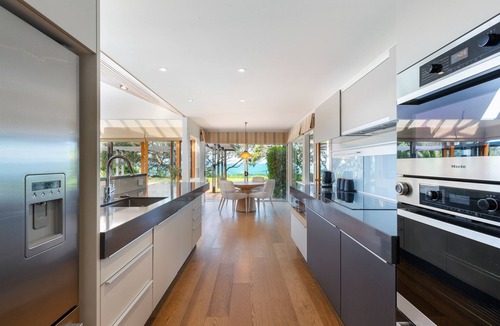 Campbells Bay House | Exceptional Waterfront House