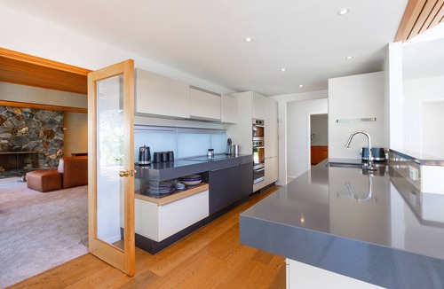 Campbells Bay House | Exceptional Waterfront House