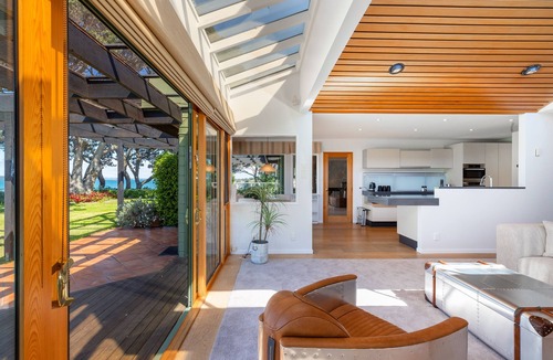 Campbells Bay House | Exceptional Waterfront House
