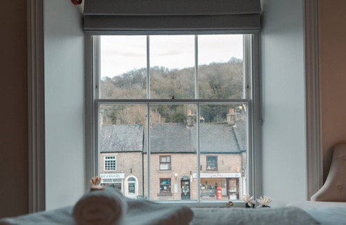 High Peak Apartment | Exceptionally large one bedroom Suite