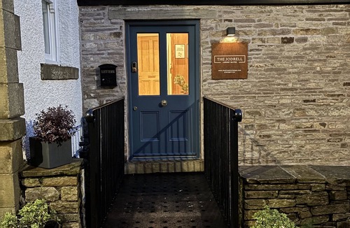 High Peak Apartment | Exceptionally large one bedroom Suite