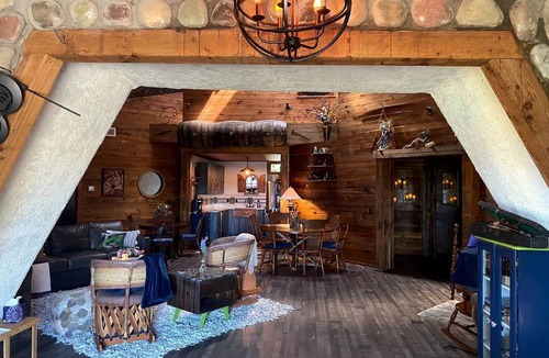 Fayetteville House | Exciting Hobbit House Rental Ideal for a Fun Vacation in Arkansas