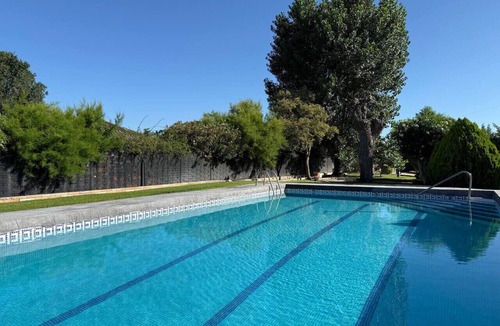Fuente el Saz de Jarama Villa | Exclusive Villa Madrid Garden Bbq Pool Wifi
