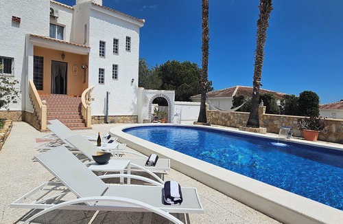 Pinar de Campoverde Villa | Exclusieve 4-bedroom Villa aan de Costa Blanca met Privé Zwembad