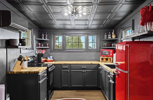 Audubon Apartment | Exclusive 11-BR private apt building for groups!