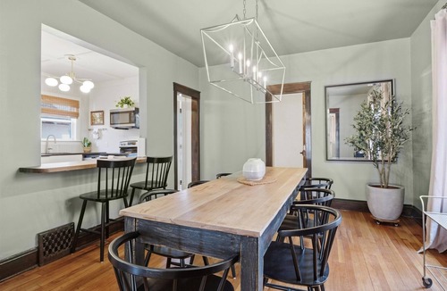 Midtown - Westport House | Exclusive 1890 Escape: Tub and Downtown Walks
