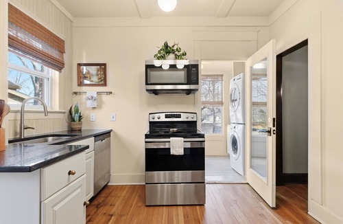 Midtown - Westport House | Exclusive 1890 Escape: Tub and Downtown Walks