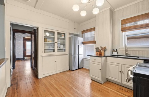 Midtown - Westport House | Exclusive 1890 Escape: Tub and Downtown Walks