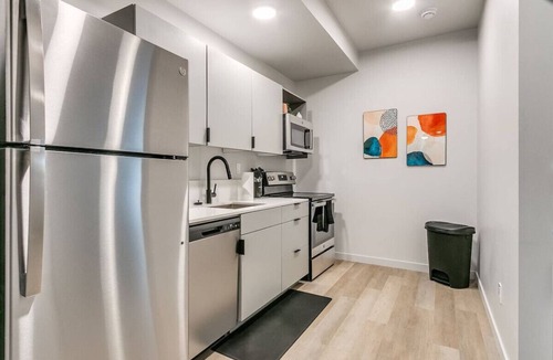 Midtown Apartment | Exclusive 1Bed New Luxury Apt