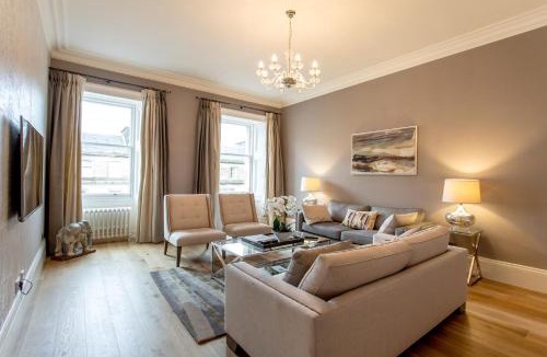 West End Apartment | Exclusive 2 Bed, Free Private Parking, in West End