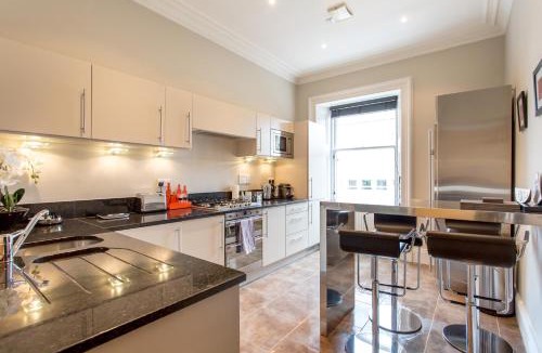 West End Apartment | Exclusive 2 Bed, Free Private Parking, in West End