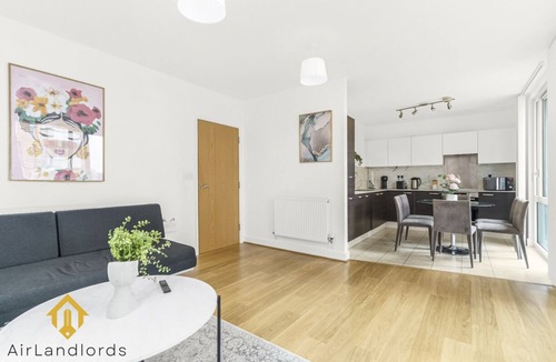 Bromley South Apartment | Exclusive 2 Bedroom Flat in Bromley By Bow