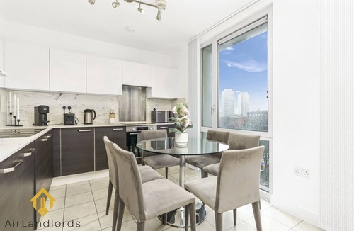 Bromley South Apartment | Exclusive 2 Bedroom Flat in Bromley By Bow