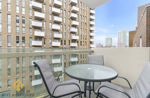 Bromley South Apartment | Exclusive 2 Bedroom Flat in Bromley By Bow