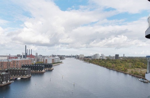 Sydhavnen Apartment | Exclusive 2BR in "Metropolis" architectural building, w/ city and harbour views