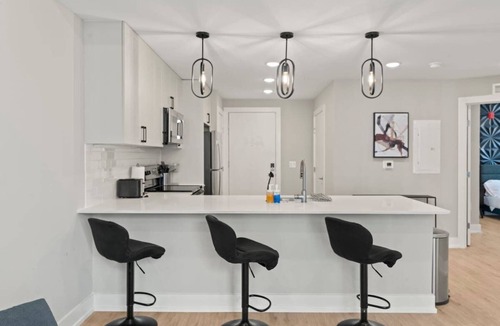 Northern Liberties Apartment | Exclusive 2BR Philly Apartment with Space for 8