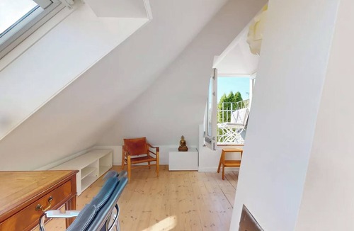Tarbaek Apartment | Exclusive 94 m² villa apartment with sea views and the forest Dyrehaven