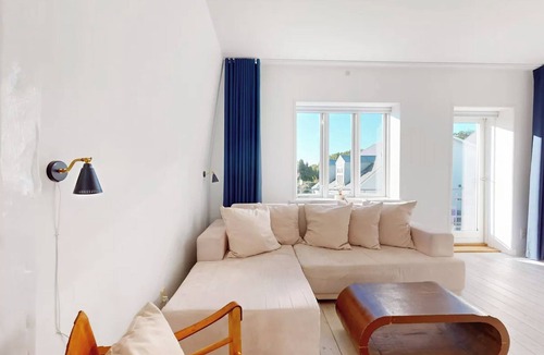 Tarbaek Apartment | Exclusive 94 m² villa apartment with sea views and the forest Dyrehaven
