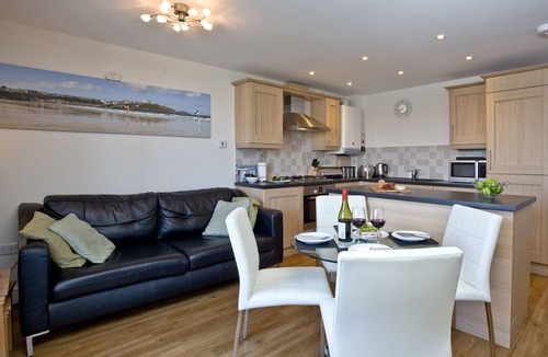 Newquay Apartment | Exclusive accommodation perched over Newquay’s harbour.