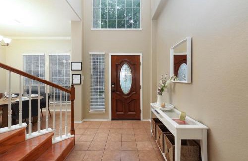 Vance Jackson House | Exclusive and modern