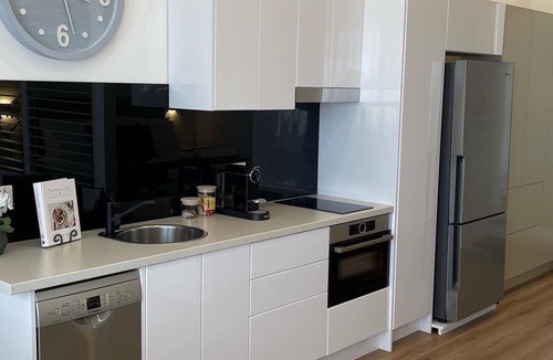 Safety Beach Apartment | Exclusive Beachfront Getaway