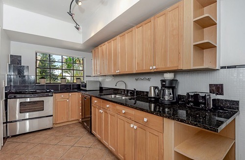 North Bay Village House | ⭐️EXCLUSIVE BLUE HOUSE - 5 BR 3 BR - 👙POOL & BBQ