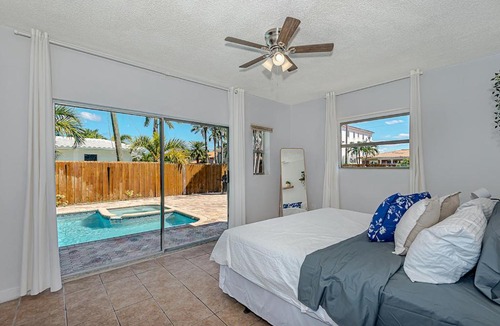 North Bay Village House | -EXCLUSIVE BLUE HOUSE by Stay Sol
