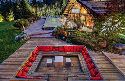 Demi-Quartier Ski Chalet | Exclusive Chalet Demi-Quartier · Mont Blanc View