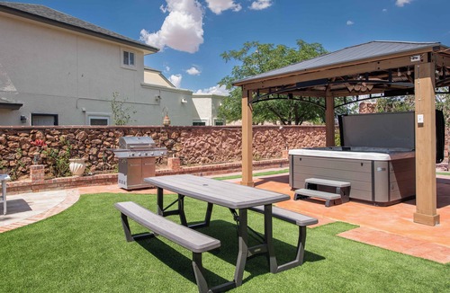 Biggs Field House | Exclusive Community The Paseos isnSafe, Quiet, and Elegant!