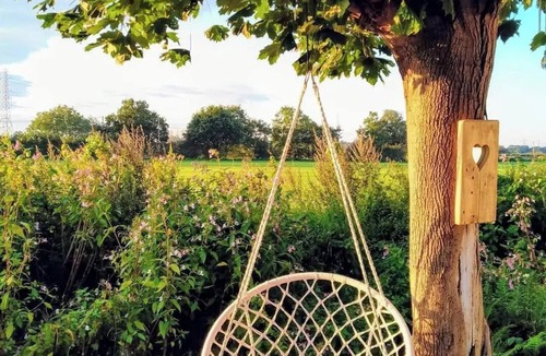 Ormskirk Cabin | Exclusive Countryside Yurt + Cabin!