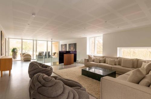 Charlottenlund Apartment | Exclusive Duplex Mansion with Sauna & Pool