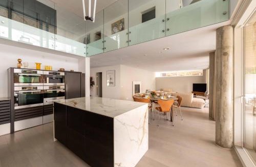 Charlottenlund Apartment | Exclusive Duplex Mansion with Sauna & Pool
