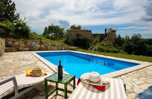 Buzet Villa | Exclusive Escape - Old Stone House ,Private Pool ,Pet Friendly