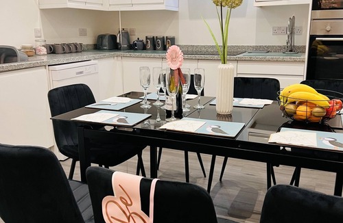 Barbican House | Exclusive Five Bedroom Town House