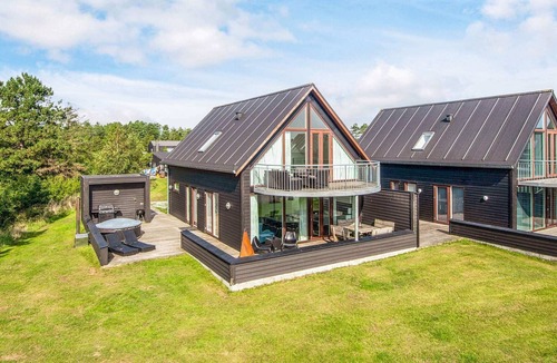 Sønderstrand House | Exclusive Golf View Retreat