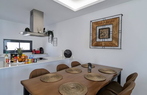 Los Montesinos House | Exclusive Holiday Home 'R-40-D' with Private Pool, Wi-Fi & Air Conditioning
