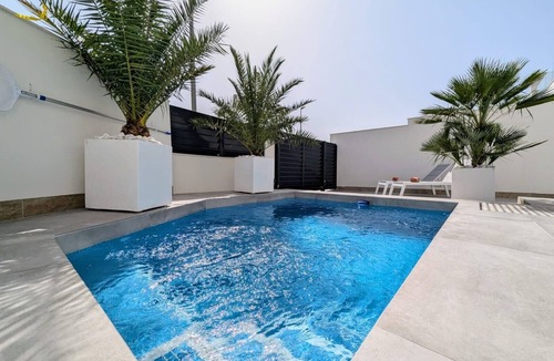 Los Montesinos House | Exclusive Holiday Home 'R-40-D' with Private Pool, Wi-Fi & Air Conditioning