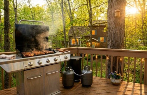 East Stroudsburg House | Exclusive Lakefront Escape with Private Pool, Hot Tub, Sauna