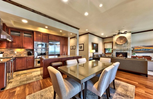 Sierra Shores Condo | Exclusive Lakefront with A/C |Near Heavenly | PEAK SS11