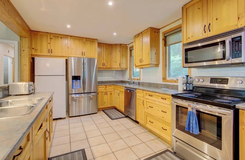 Rideau Lakes Cottage | Exclusive Lakefront Cottage on Big Rideau Lake – Private Dock, Sauna, & Sunset