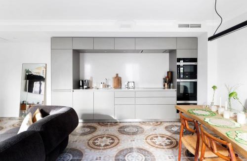 Saint-Thomas-d'Aquin Apartment | Exclusive Luxury 1BR with AC, Prime 7th