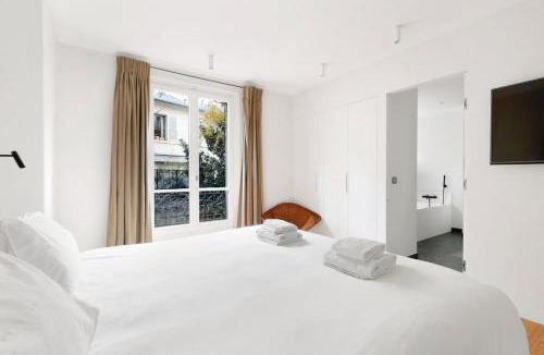 Saint-Thomas-d'Aquin Apartment | Exclusive Luxury 1BR with AC, Prime 7th