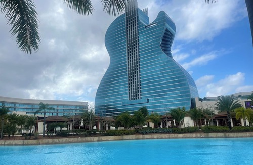 Miami Lakes Apartment | Exclusive Miami Studio Pool Beaches