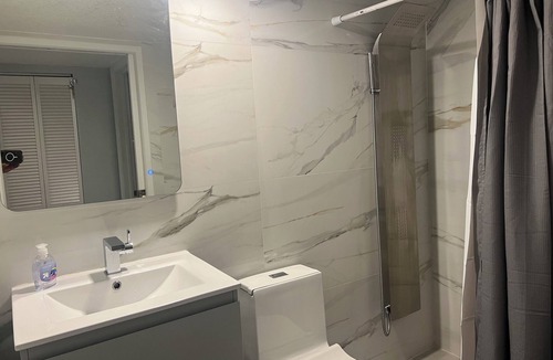 Miami Lakes Apartment | Exclusive Miami Studio Pool Beaches