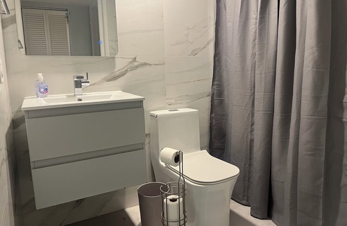 Miami Lakes Apartment | Exclusive Miami Studio Pool Beaches