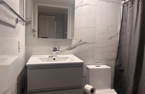 Miami Lakes Apartment | Exclusive Miami Studio Pool Beaches